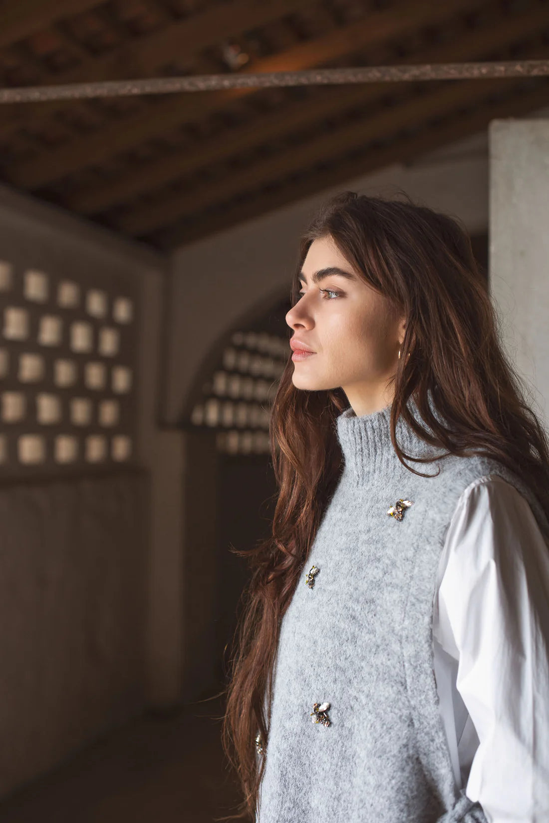 SUMMUM Grey Bee Sweater Vest