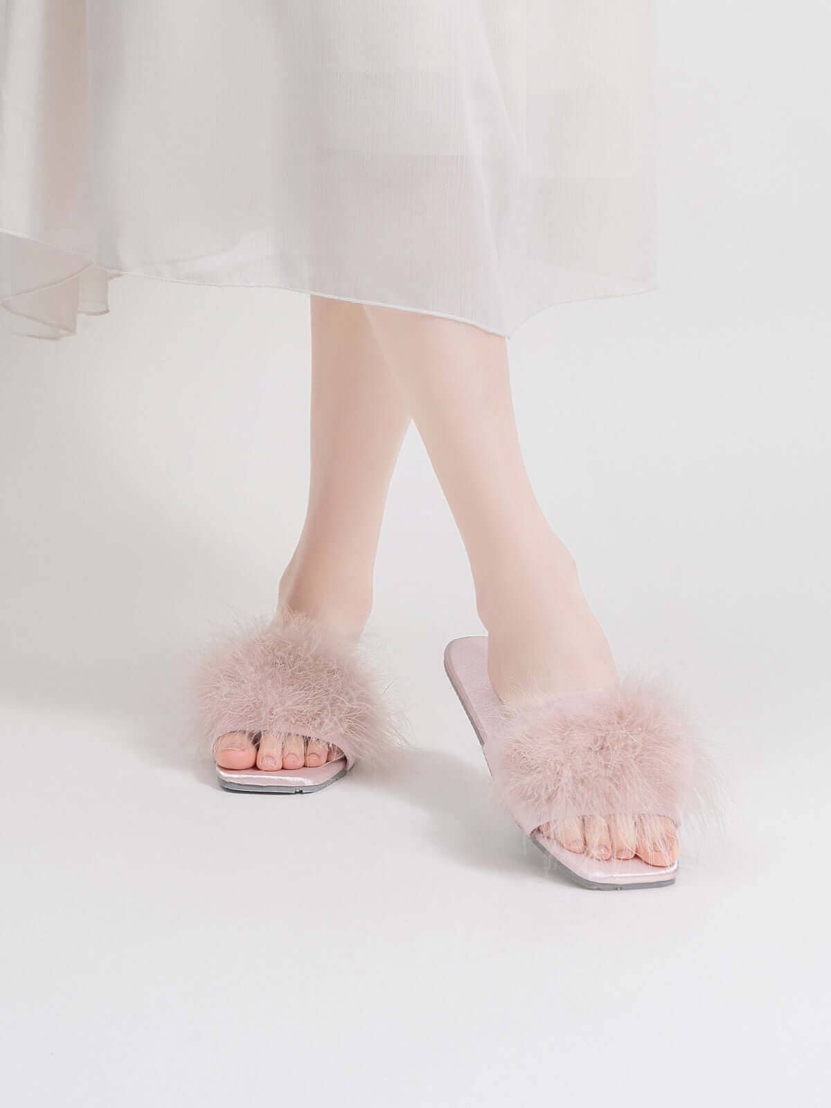 Shoe | Pink Feather Slippers | 9/10