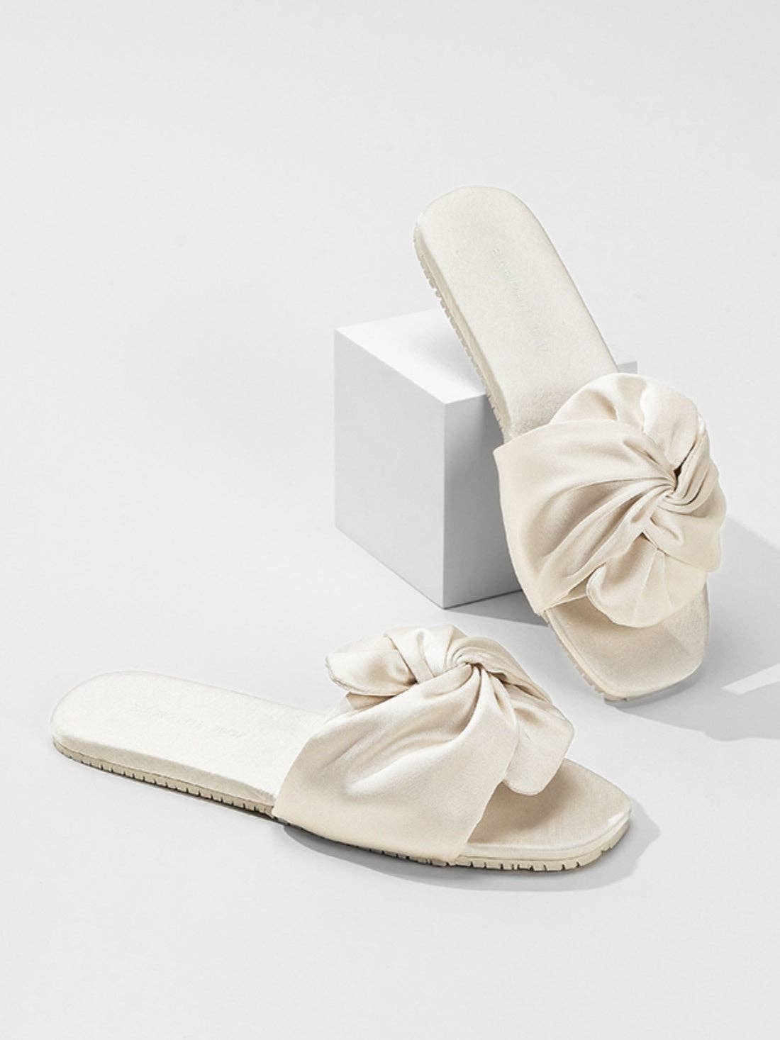 Shoe | Silky Satin Bow Slippers | 9/10