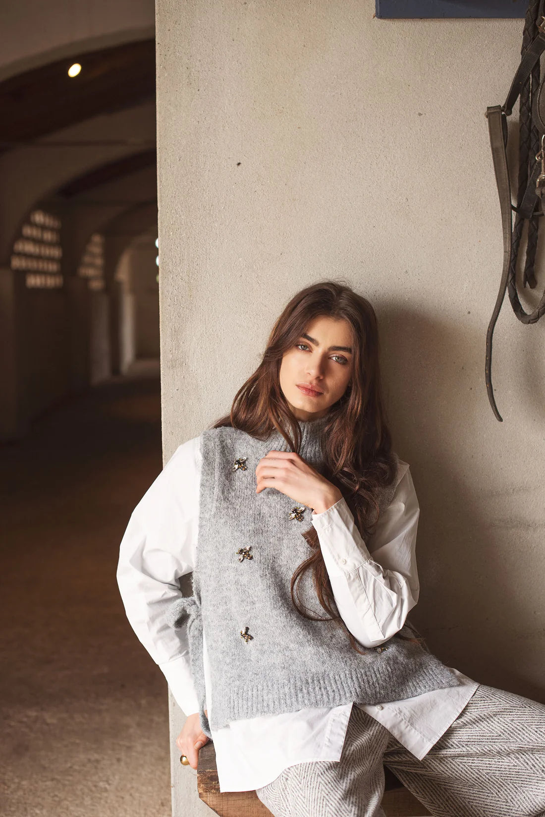 SUMMUM Grey Bee Sweater Vest