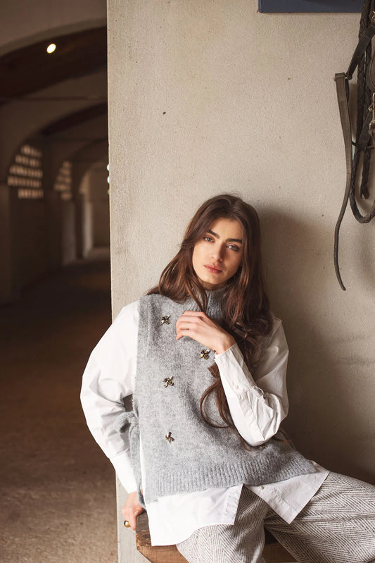 SUMMUM Grey Bee Sweater Vest