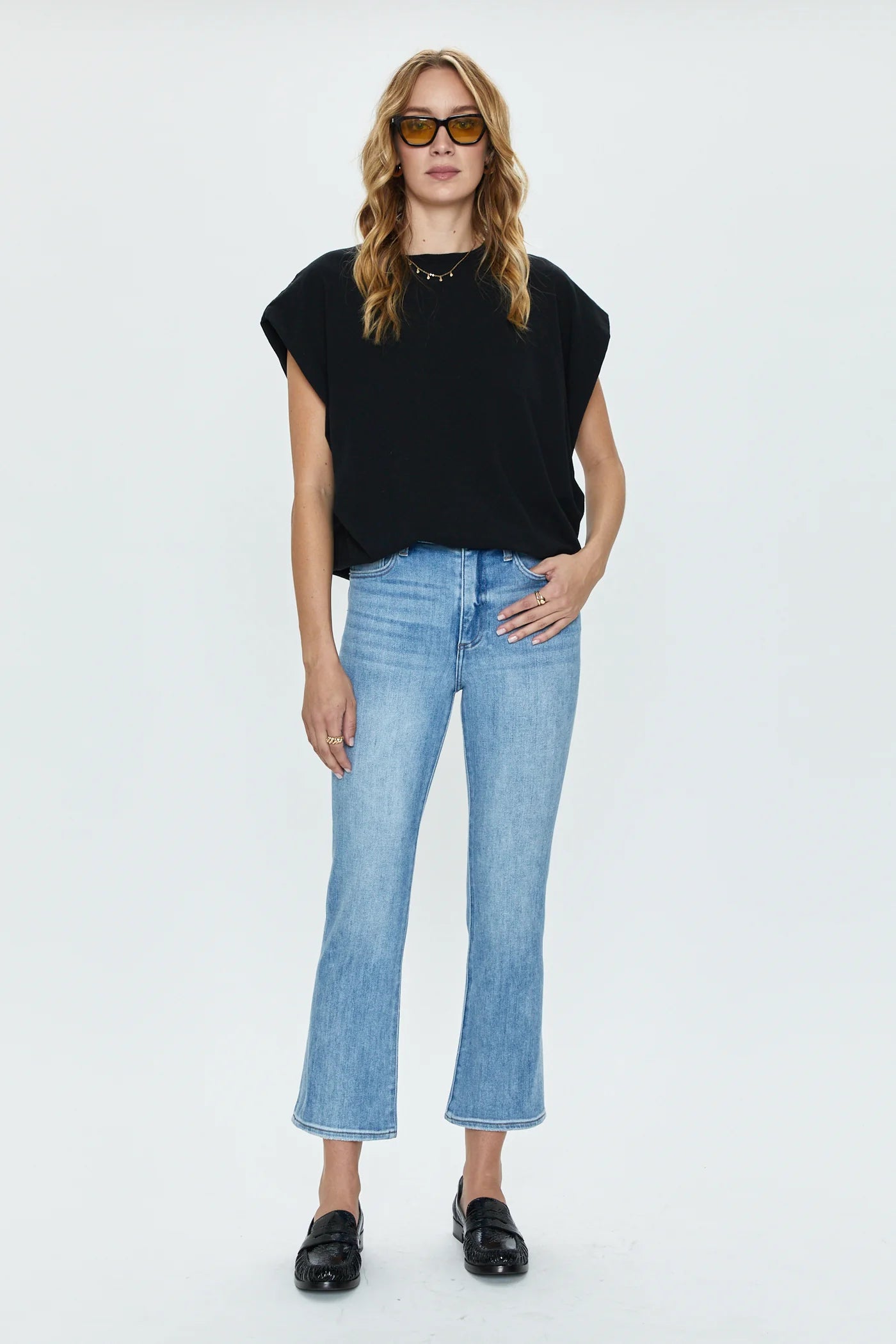 Tee | Black Pistola Trina | S